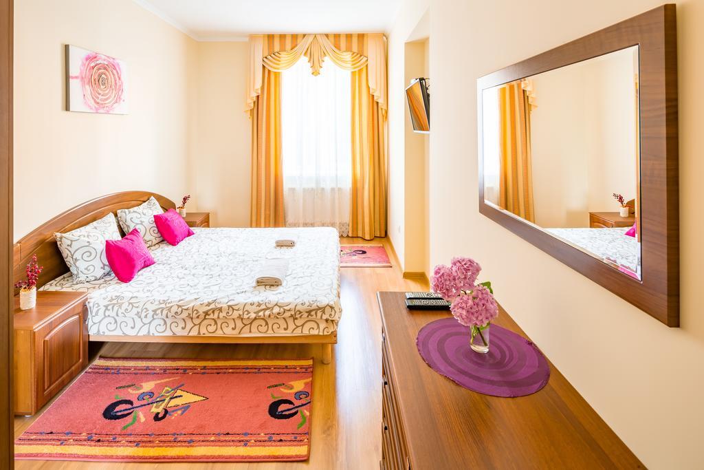 Apartment On Yana Zhizhky Lviv Eksteriør billede